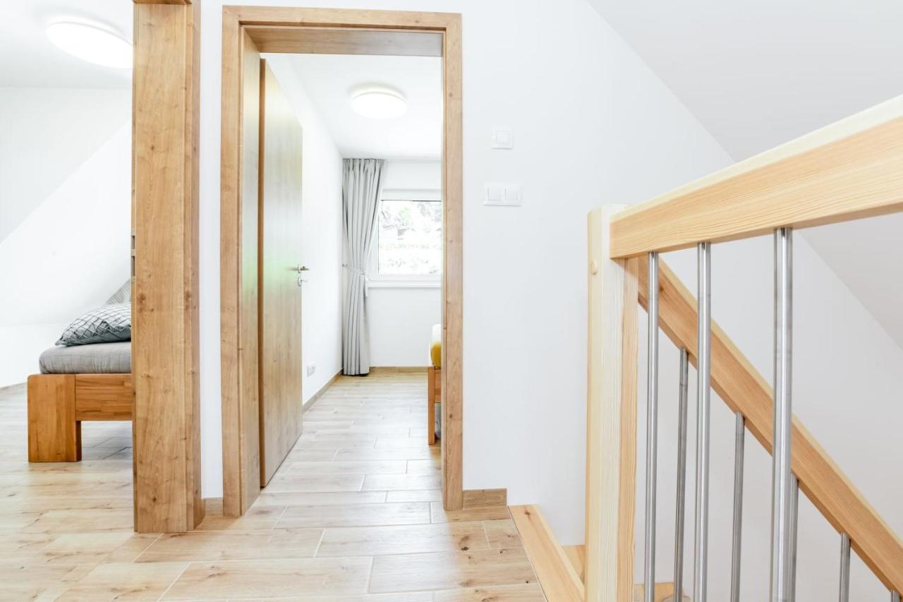 Apartmany Karlovy Dvory ฮอร์นี ปลานา ภายนอก รูปภาพ