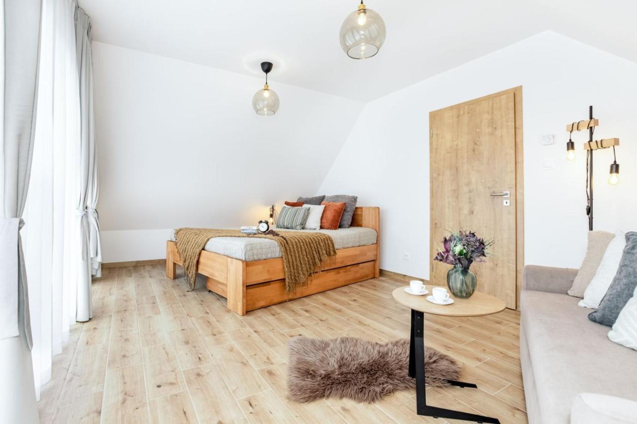 Apartmany Karlovy Dvory ฮอร์นี ปลานา ภายนอก รูปภาพ
