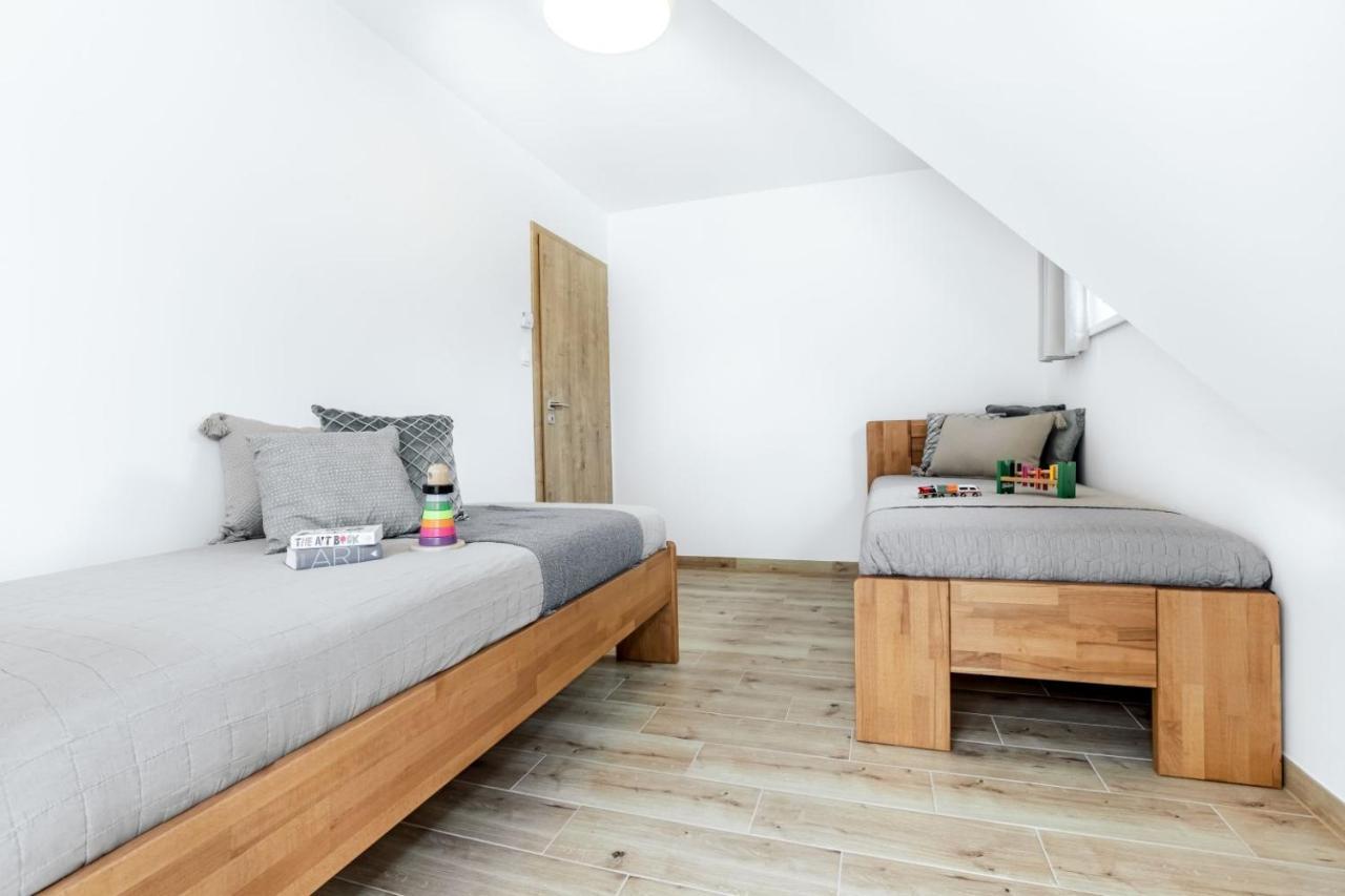 Apartmany Karlovy Dvory ฮอร์นี ปลานา ภายนอก รูปภาพ