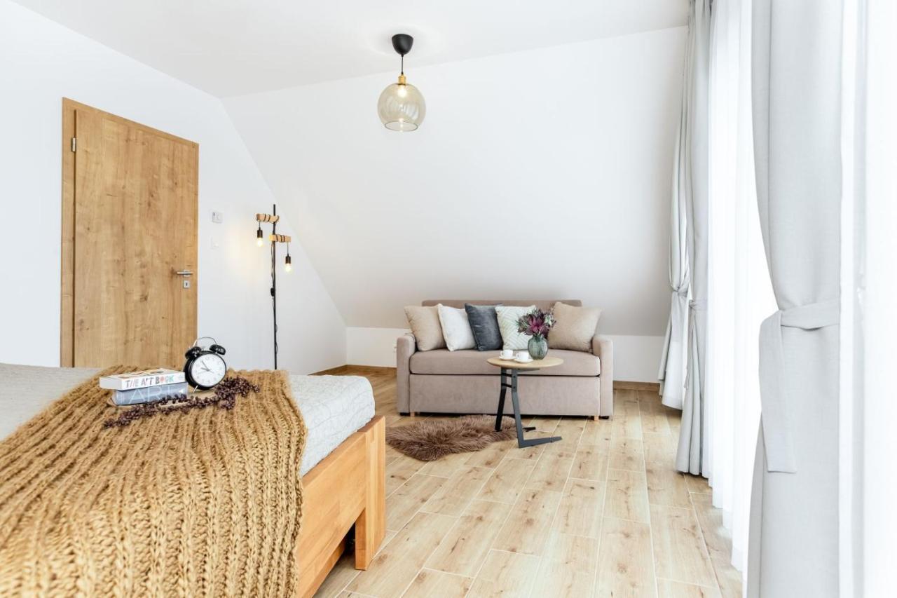 Apartmany Karlovy Dvory ฮอร์นี ปลานา ภายนอก รูปภาพ
