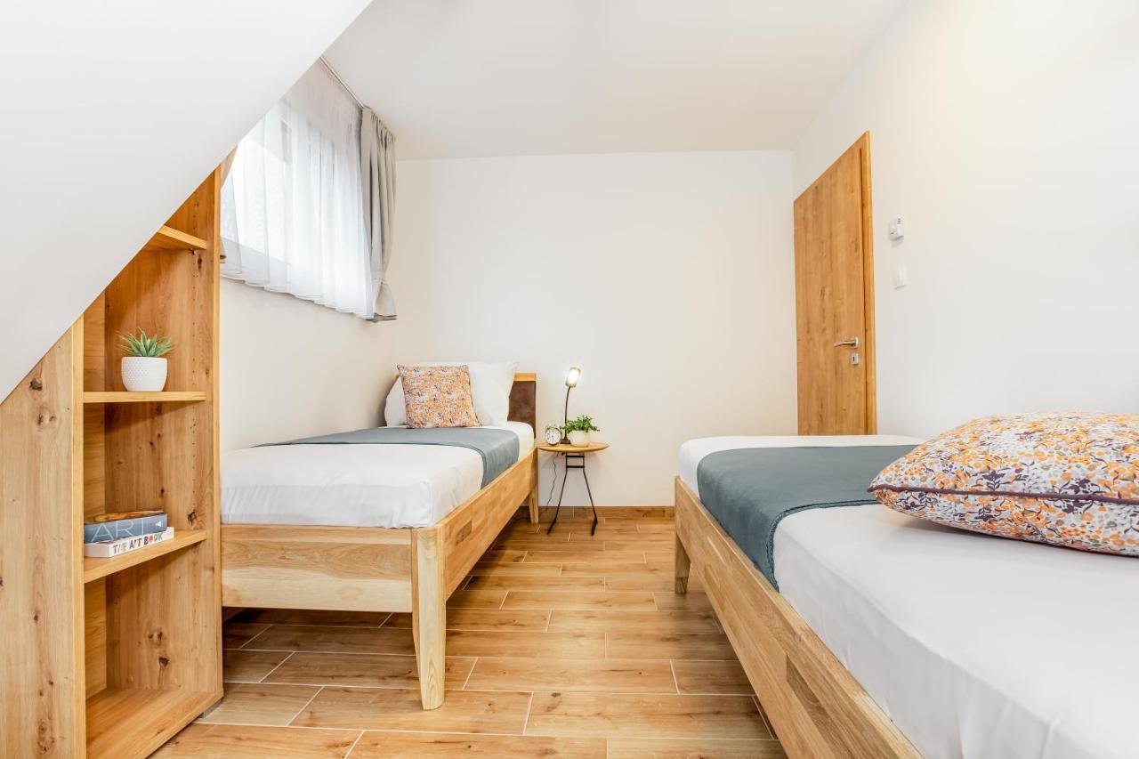 Apartmany Karlovy Dvory ฮอร์นี ปลานา ภายนอก รูปภาพ