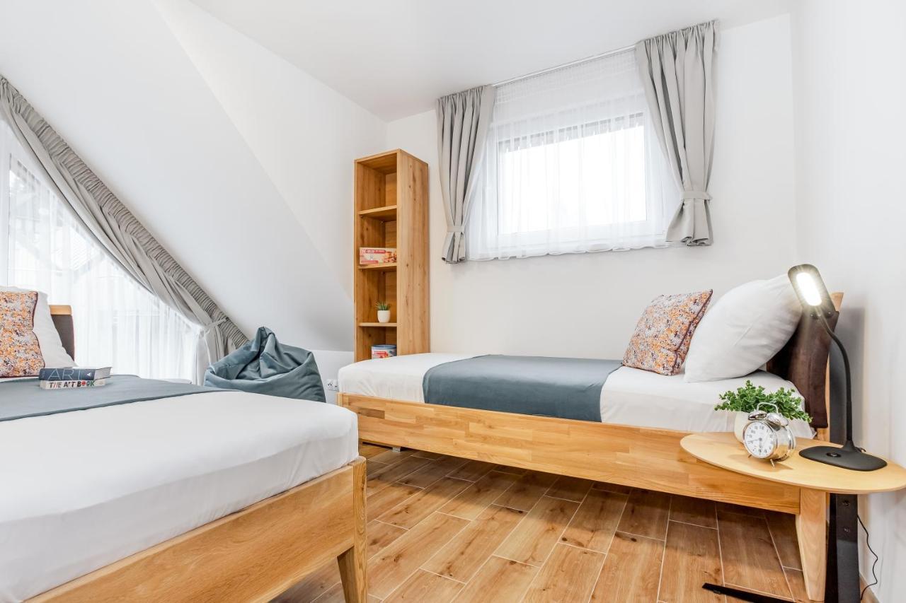 Apartmany Karlovy Dvory ฮอร์นี ปลานา ภายนอก รูปภาพ