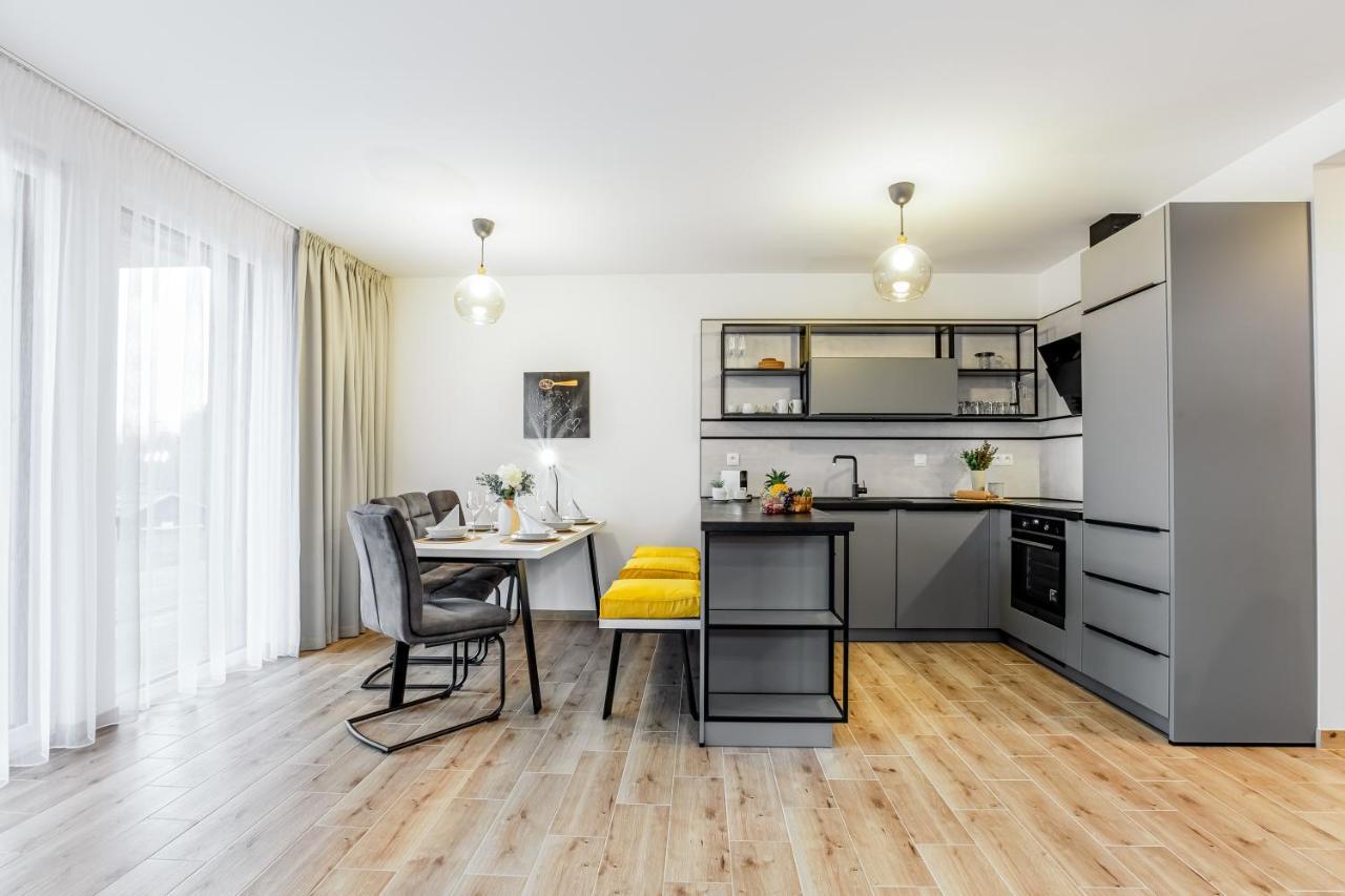 Apartmany Karlovy Dvory ฮอร์นี ปลานา ภายนอก รูปภาพ