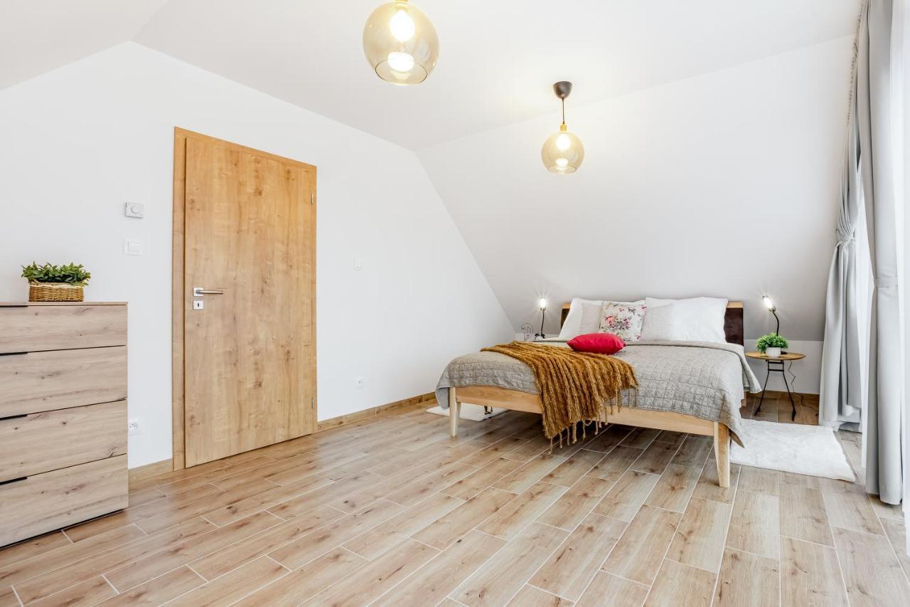 Apartmany Karlovy Dvory ฮอร์นี ปลานา ภายนอก รูปภาพ