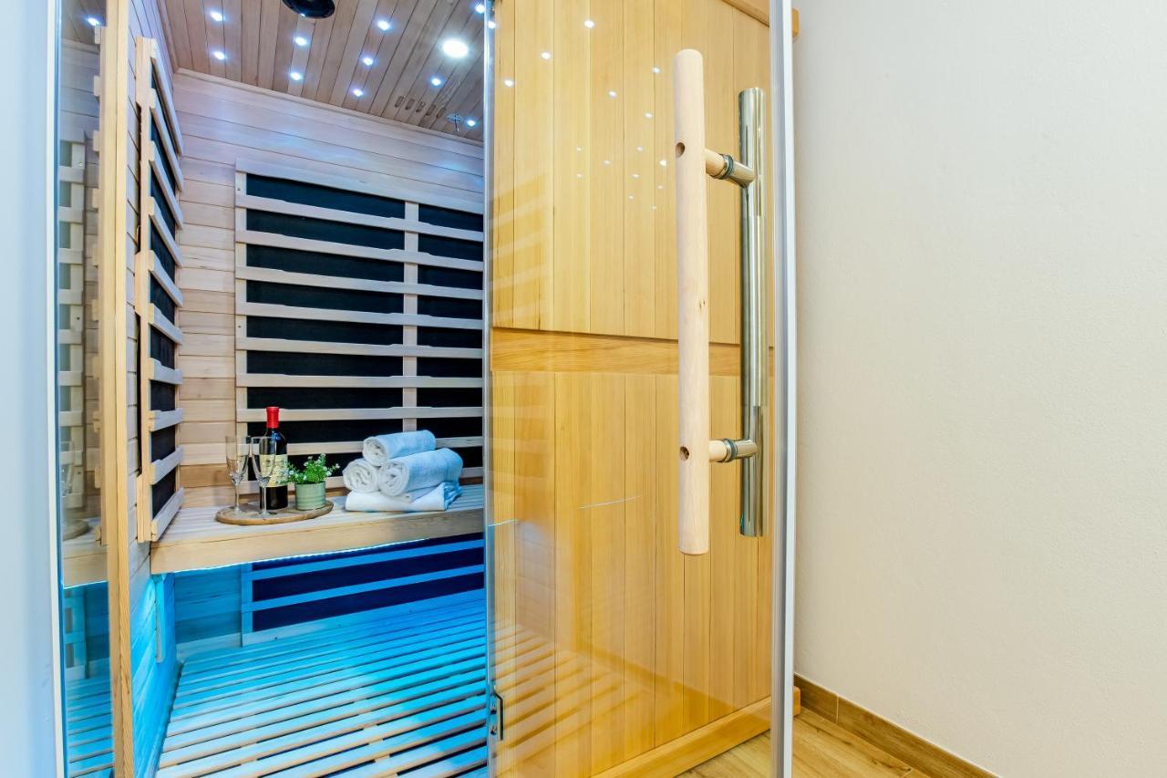 Apartmany Karlovy Dvory ฮอร์นี ปลานา ภายนอก รูปภาพ